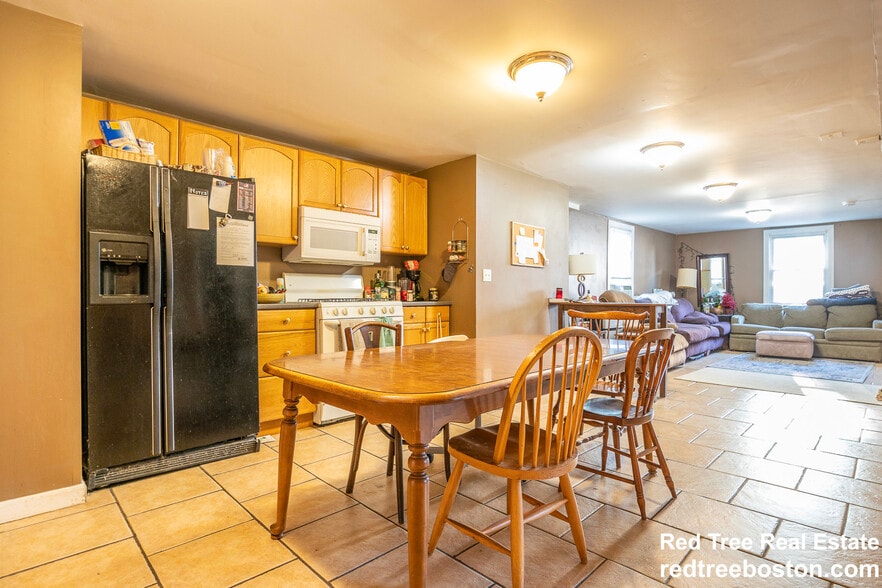 Building Photo - 18 Greylock Rd