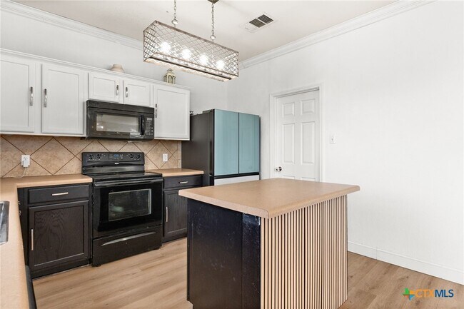 Building Photo - 504 E Little Dipper Dr