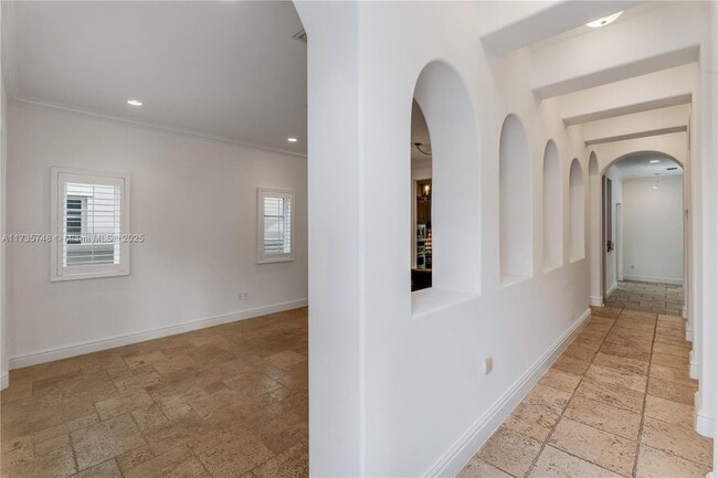 Building Photo - 10155 SW 75th Pl