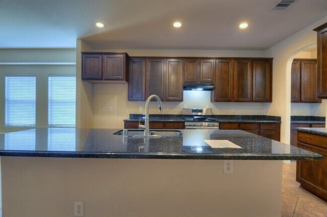Building Photo - 4711 Bellows View Dr