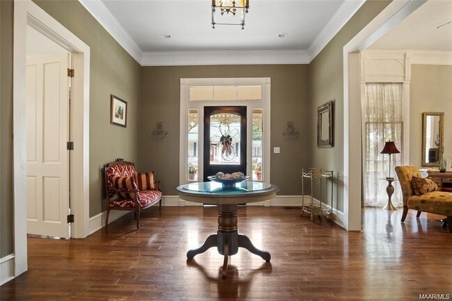 Building Photo - 345 S Washington St