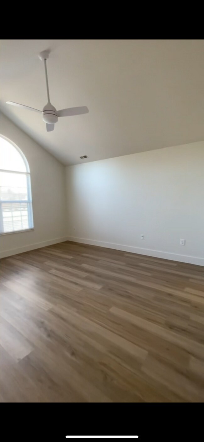 Building Photo - 500 Dandy Brush Ln W