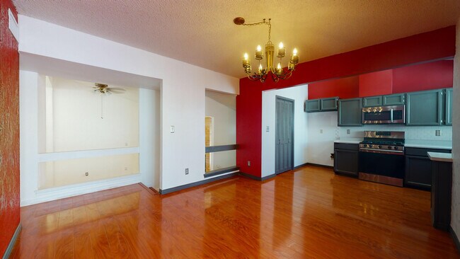 Building Photo - 4842 Excalibur Dr