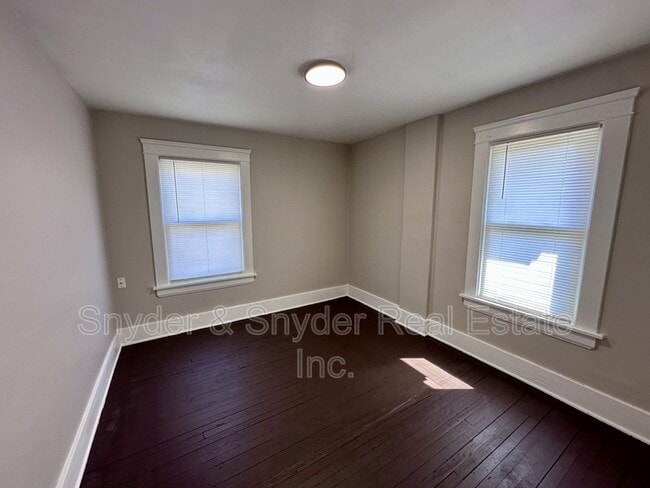 Building Photo - 484 Homer Ave