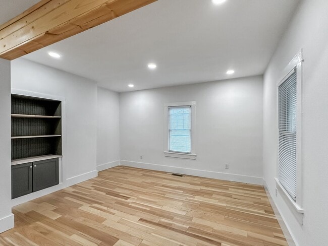 Building Photo - Beautiful, updated 3 bedroom home for rent!