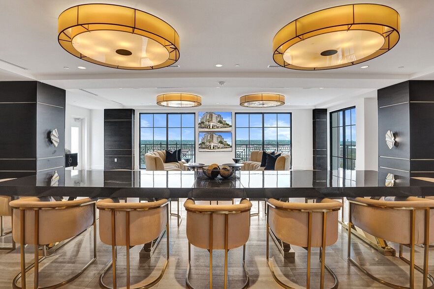 Building Photo - 101 Via Mizner