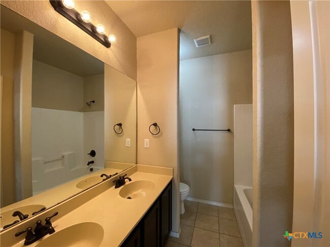 Building Photo - 506 Creekside Cir