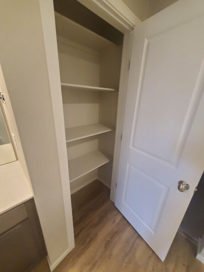 Building Photo - Updated and Bright 3 Bedroom Townhouse in Greeley!