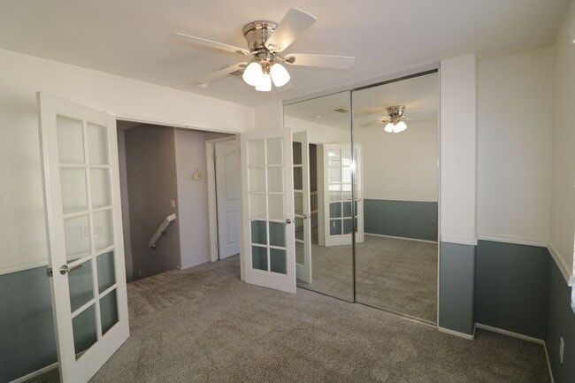 Building Photo - Townhome for Lease  in Valencia!