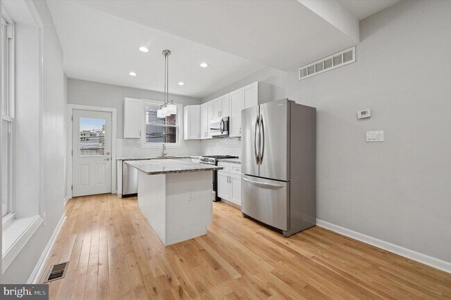 Building Photo - 3024 Redner St