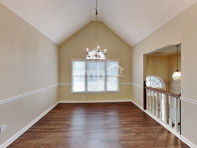 Building Photo - 1728 Victoria Way NW