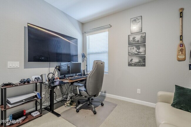 Building Photo - 9935 E Thornbush Ave