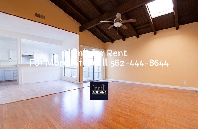 Building Photo - Townhome - 3 Bedrooms-2 Baths - Santa Ana