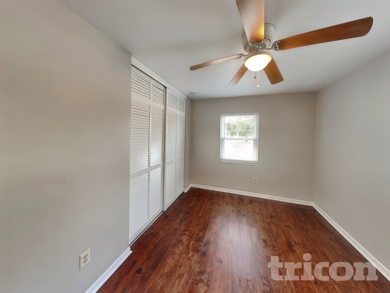 Building Photo - 1481 Falmouth Ave