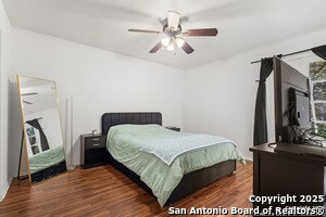 Building Photo - 8702 Village Dr