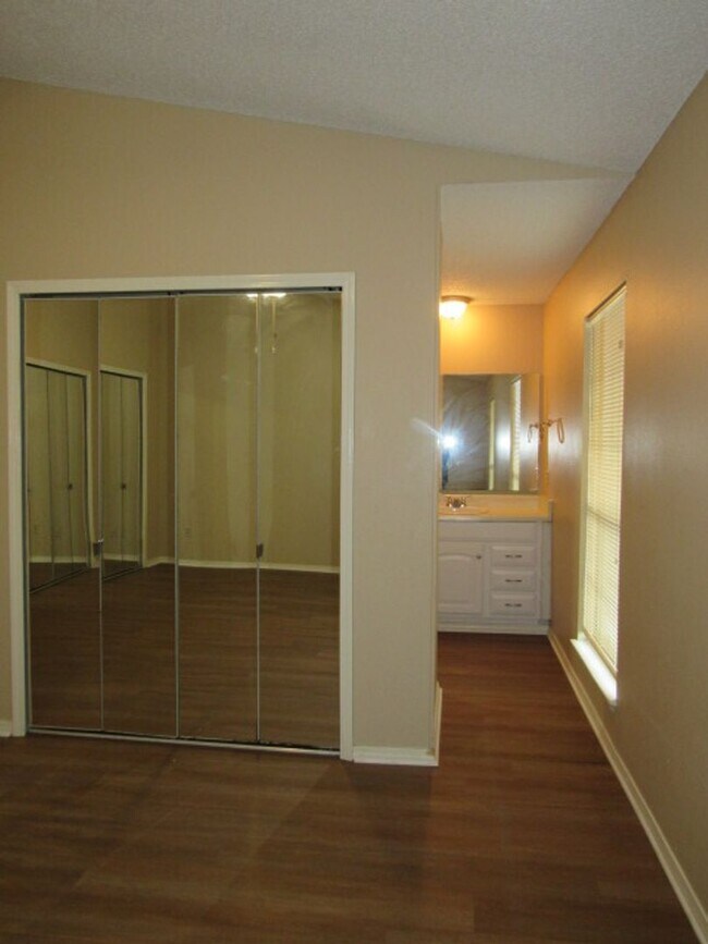 Building Photo - 7749 Deborah Dr