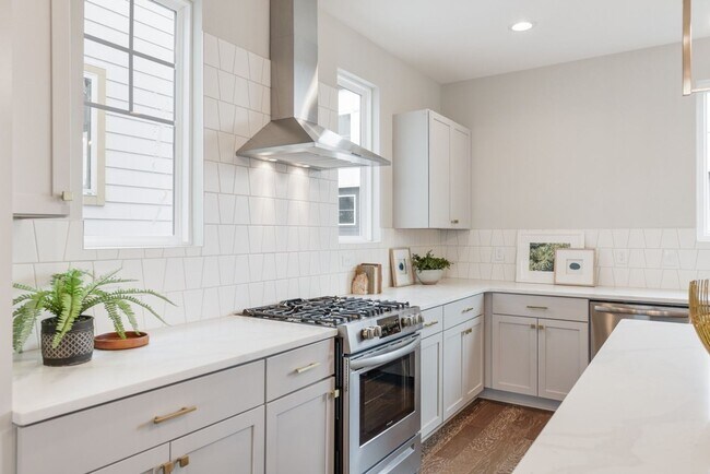 Building Photo - Welcome to The Becanni in Charlotte Park!