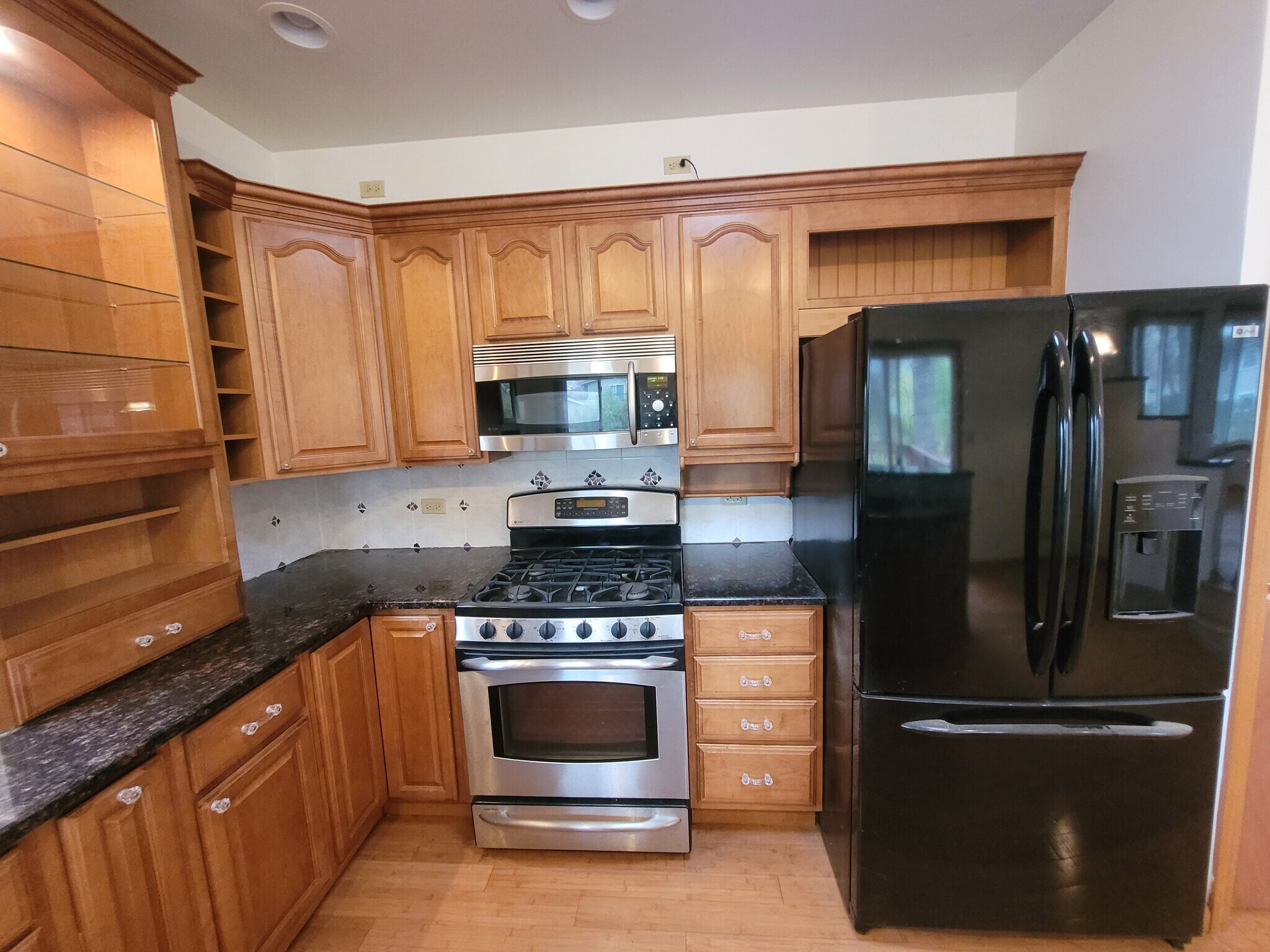 Building Photo - 364 N Everett Dr