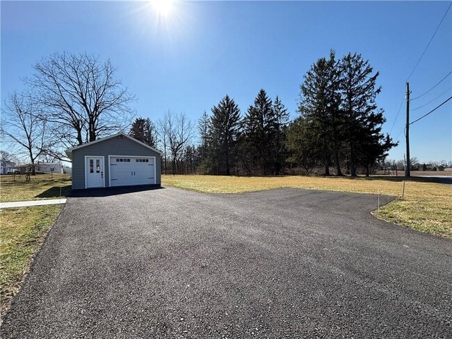 Building Photo - 5667 Dunning Ave