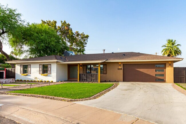 Building Photo - 8316 E Windsor Ave