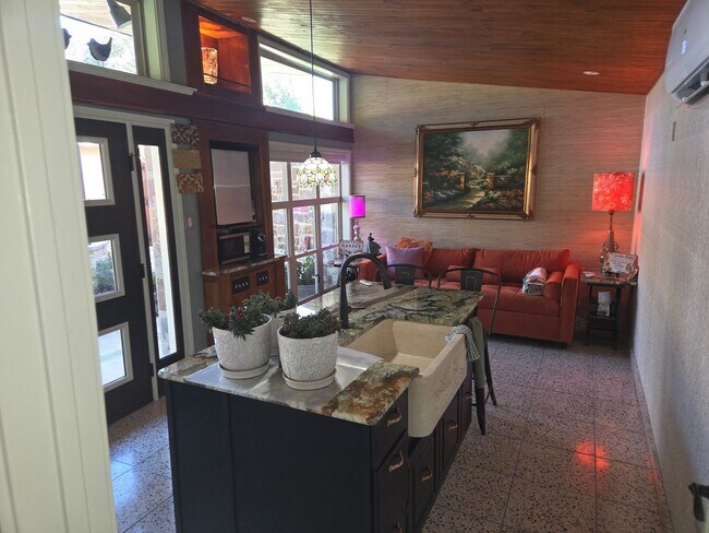 Building Photo - Custom built condo! Country Living! Offered unfurnished OR furnished!