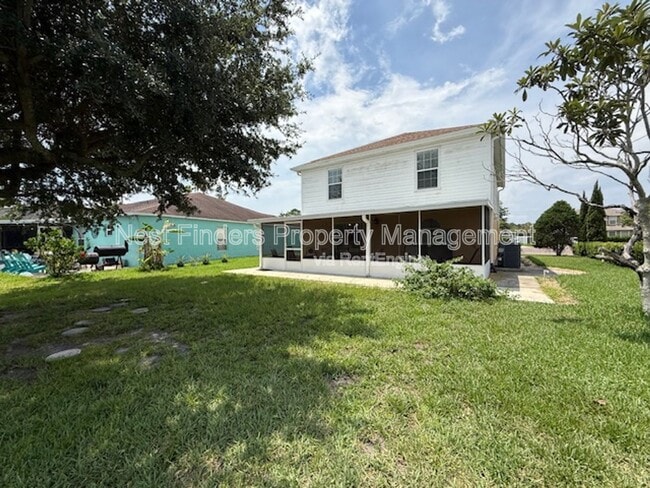 Building Photo - 47 Reeding Ridge Dr W