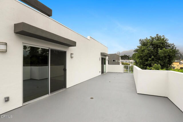 Building Photo - 2000 Lake Ave