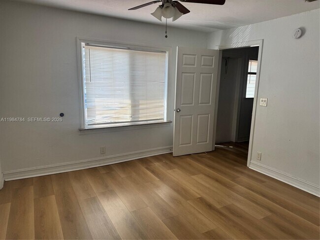 Building Photo - 1947 Taft St