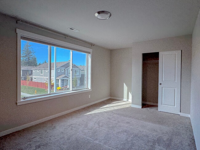 Building Photo - 17717 26th Dr NE