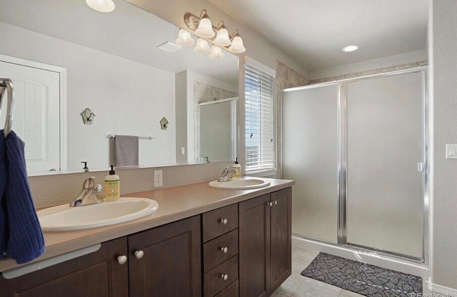 Building Photo - 11020 Echo Canyon Dr