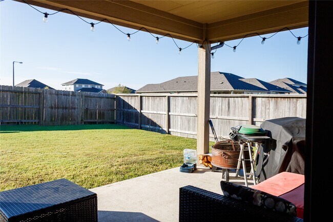 Building Photo - 10201 Waterwall Ln