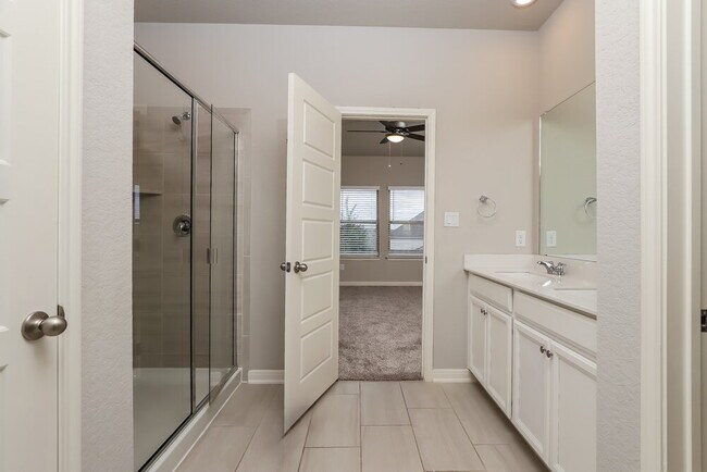 Building Photo - 1417 Arcadian Lily