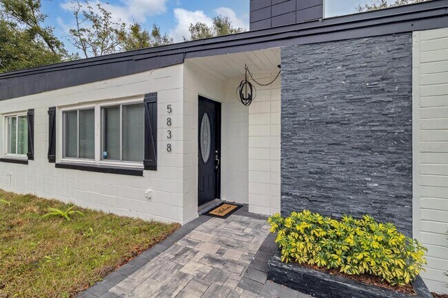 Building Photo - 5838 Sage Dr