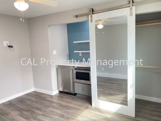 Building Photo - Stylish Modern Studio in Salinas, CA!
