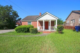 Building Photo - Charming 2 Bedroom, 1 Bath Brick Home in a...