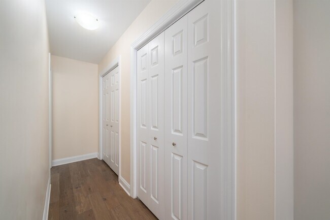 Building Photo - 206 Shearwater Ct W
