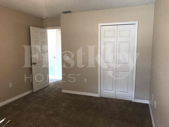 Building Photo - 6430 Gondola Dr