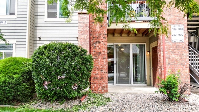 Building Photo - Remodeled 2 BR/2 BA Unit near Edora Park/Epic and Spring Creek Trail