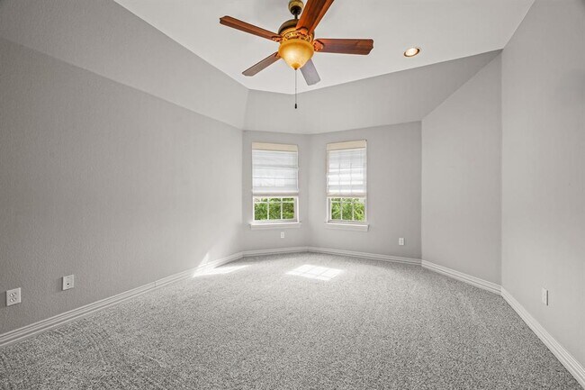 Building Photo - 4008 Sugarloaf Dr
