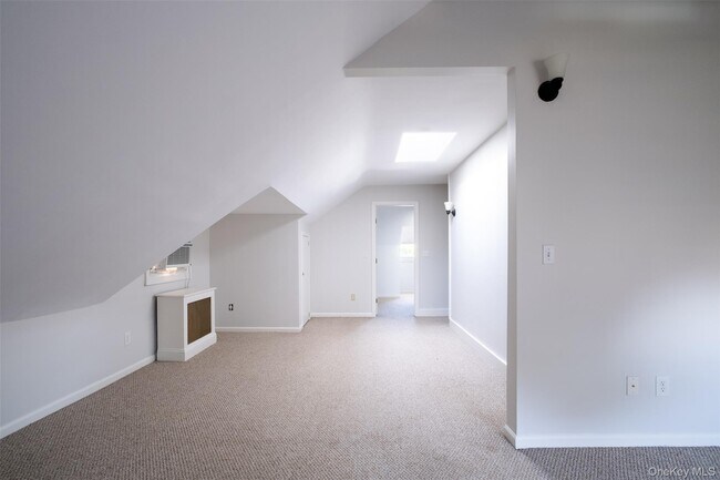 Building Photo - 453 Beach Ave