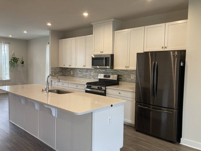 Building Photo - 301 Theodora Way