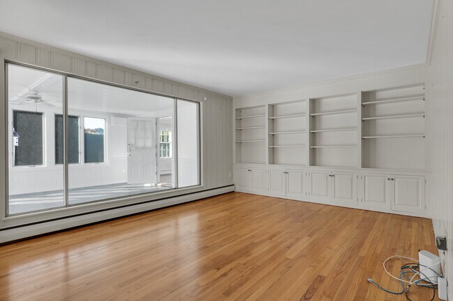 Building Photo - 14 Neptune Ave