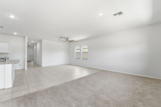 Building Photo - Modern Litchfield Park Home | 4 Bed, RV Gate + Open Kitchen