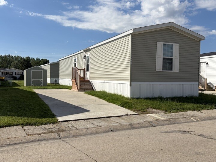 Building Photo - 38056 Johannes Dr
