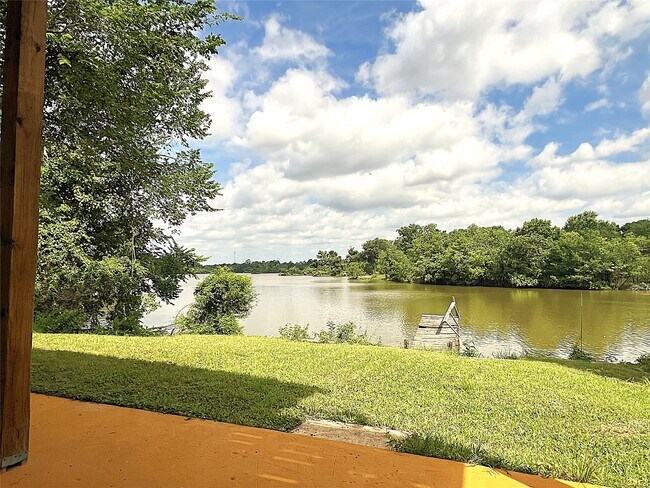 Building Photo - 2503 River Crest