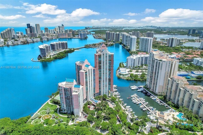 Building Photo - 3370 Hidden Bay Dr