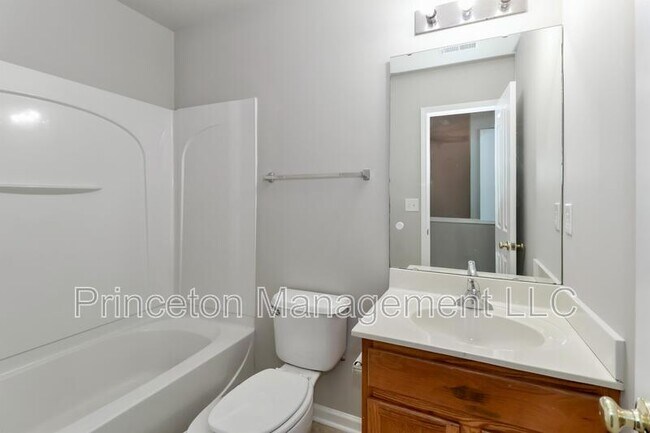 Building Photo - 153 Marakery Rd