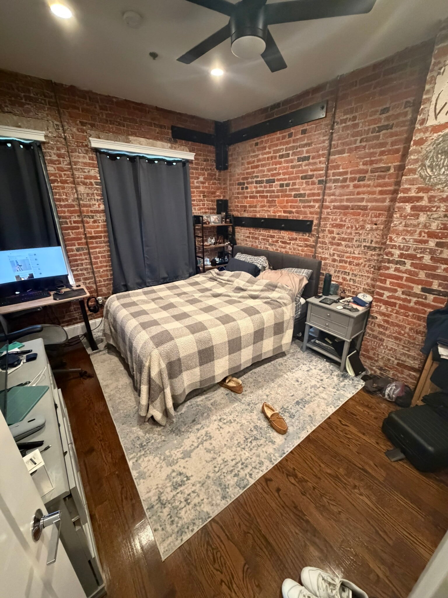 Building Photo - 172 W 4th St