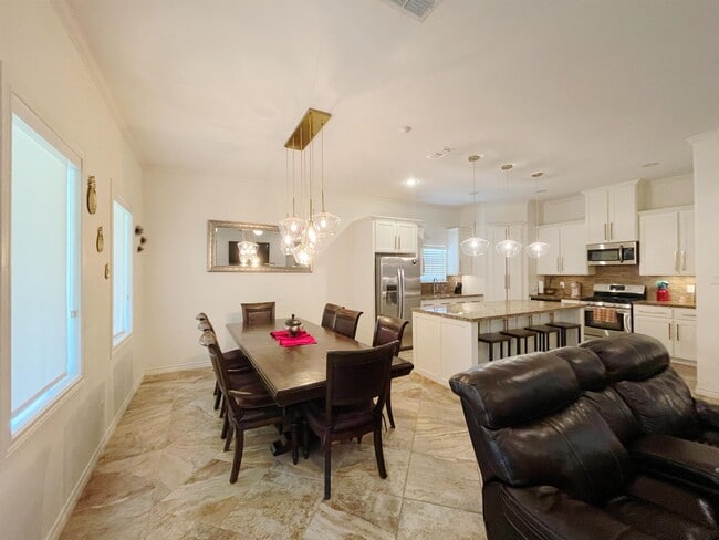 Building Photo - 508 Washingtonia Drive