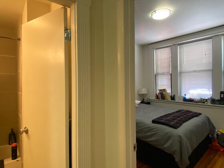 Building Photo - 43 Joy St